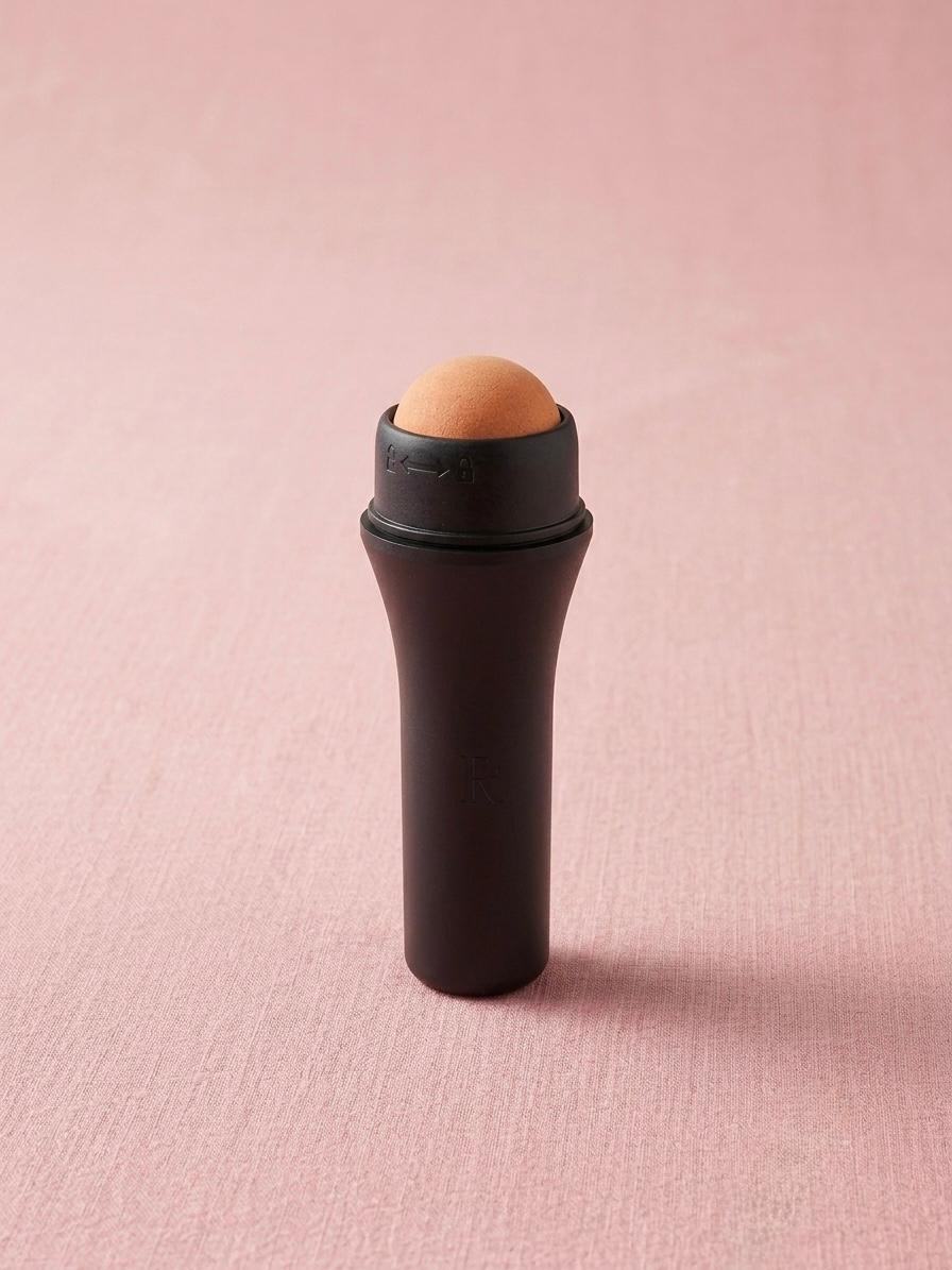 Oil volcanic absorbing roller